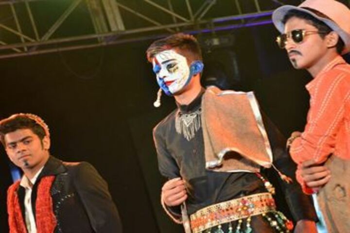 Douglas Memorial Higher Secondary School-Fancy Dress
