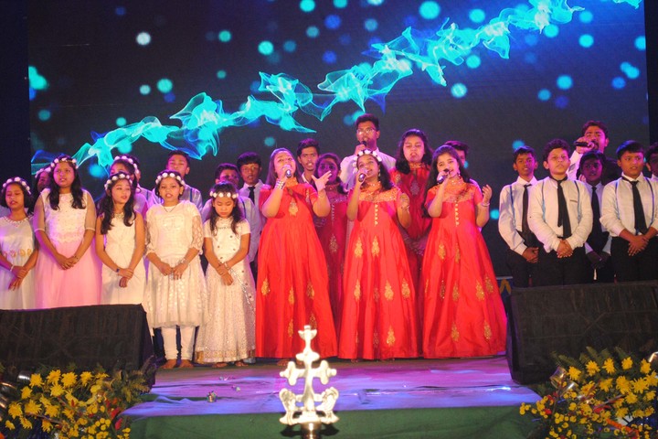 Holy Family School-Carol Singing