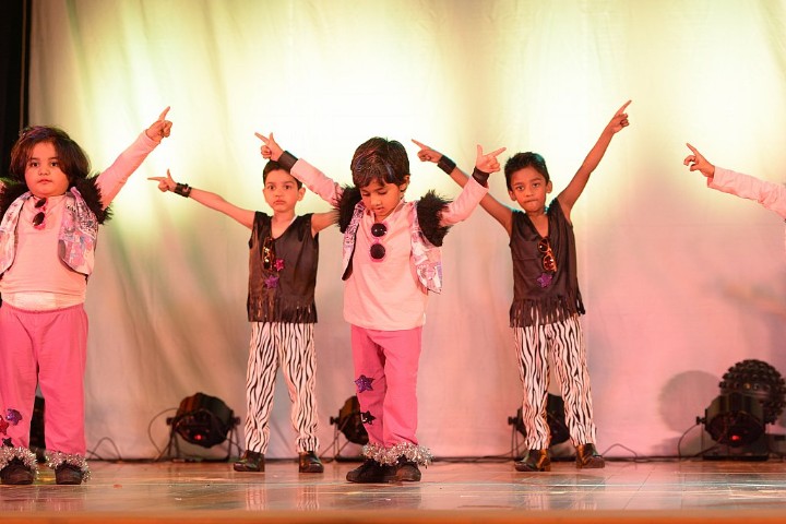 aLphabet international school-dance