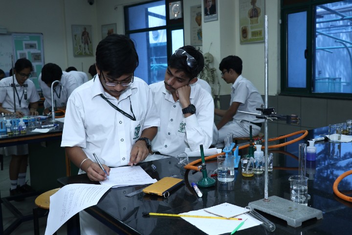 DPS International School-Science Lab