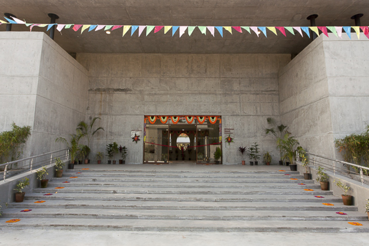 BAPS Swaminarayan Vidyamandir-School Entrance