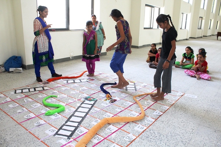 BAPS Swaminarayan Vidyamandir-Games