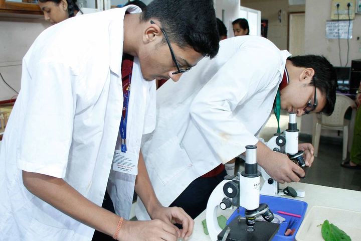 Veer Bhagat Singh International School-Science lab