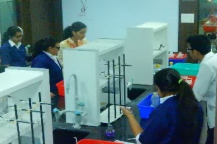 Utpal Shanghvi Global School-Chemistry Lab