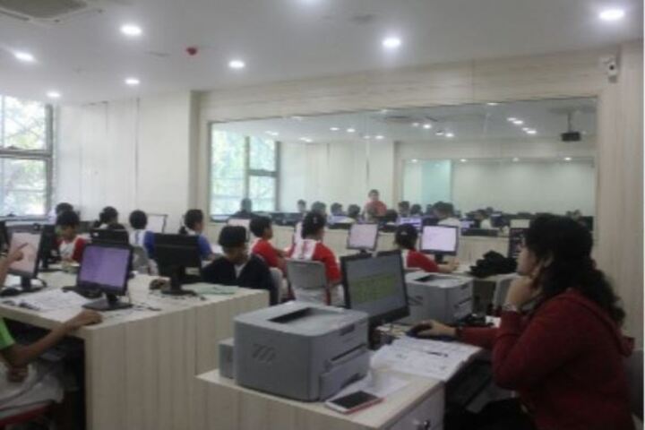 Utpal Shanghvi Global School-Computer Lab
