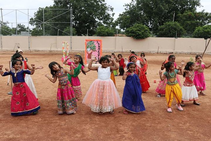 Epistemo Vikas Leadership School-Dance