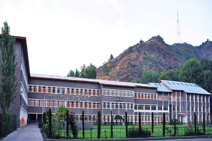Burn Hall Higher Secondary School-Campus