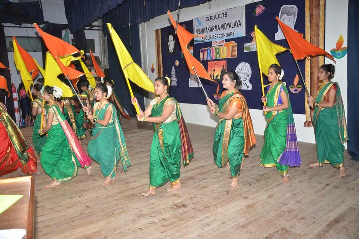 Vishwakarma Vidyalaya-Dance