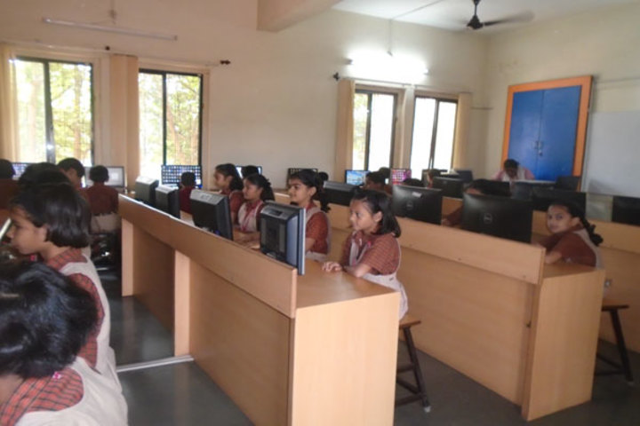 Dr Kalmadi Shamarao High School-Computer Lab