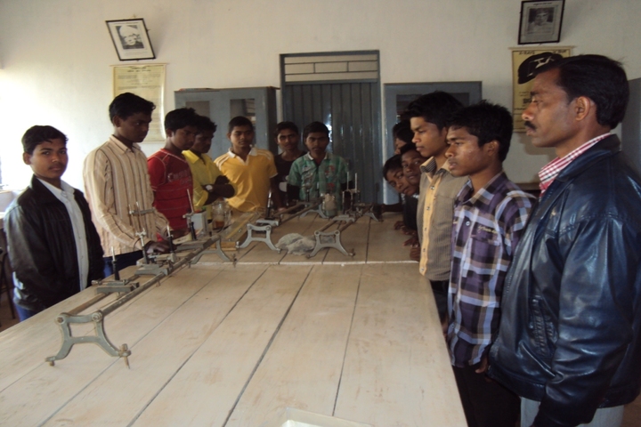 Government Model Higher Secondary School-Physics-Lab