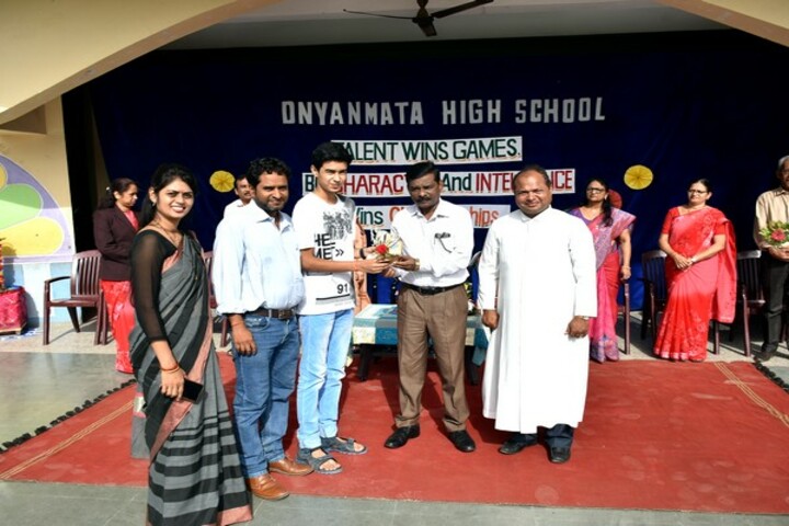 Dnyanmata High School-Felicitation
