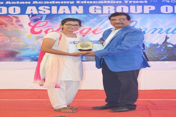 Indo Asian Girls P U College-Awards