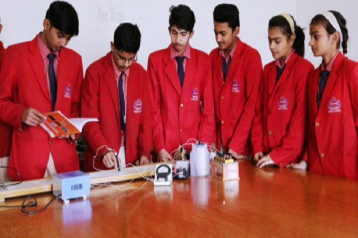 Indian School-Physic-Lab