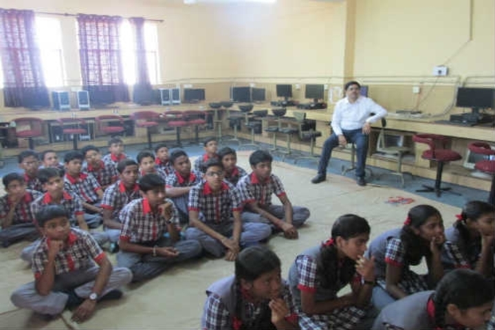KENDRIYA VIDYALAYA DONGARGARH-computer lab