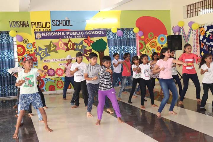 Krishna Public school-dance