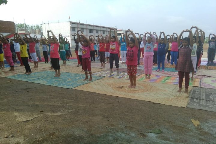 lions dav public school-yoga