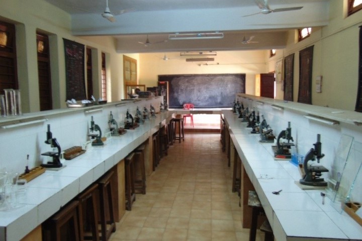 Mar Gregorious Memorial Senior Secondary School-Science lab