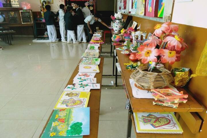 Sachdeva International School-Art And Craft Exhibition