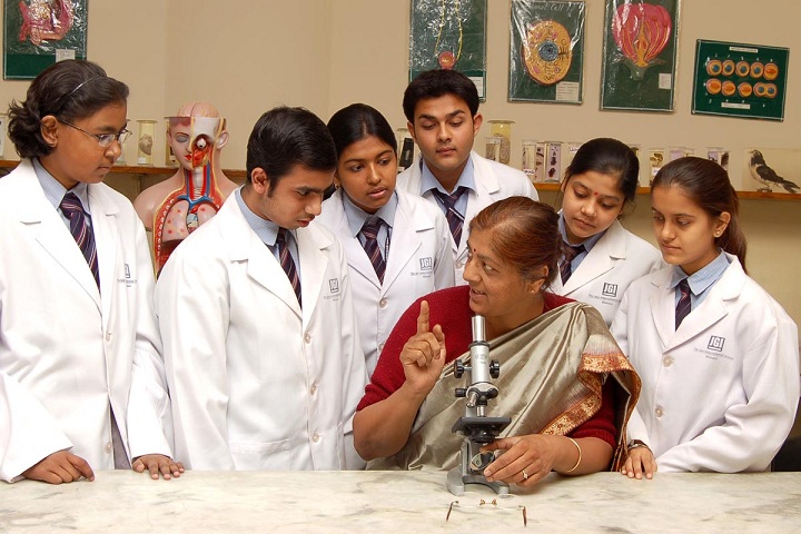 THE JAIN INTERNATIONAL SCHOOL-Biology Lab
