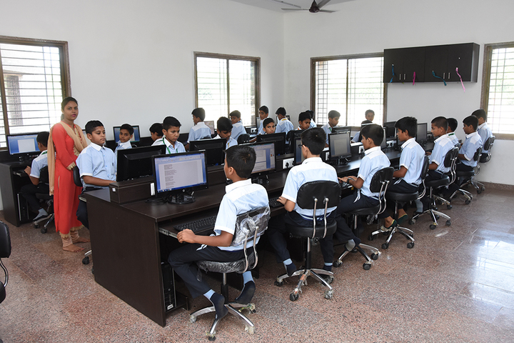 Vichakshan Jain Vidyapeeth-Computer Lab