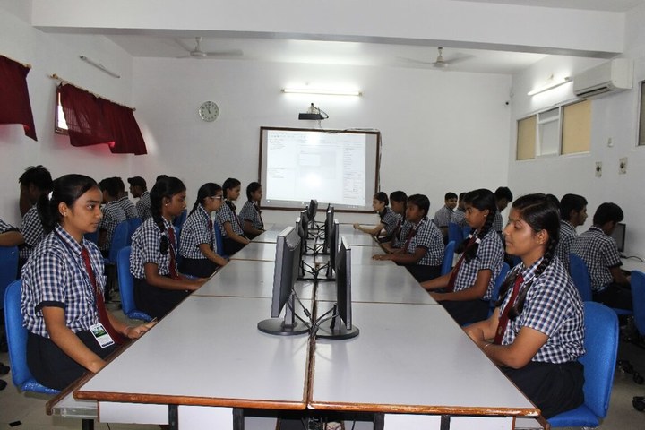 Yugantar Public School-Computer Lab