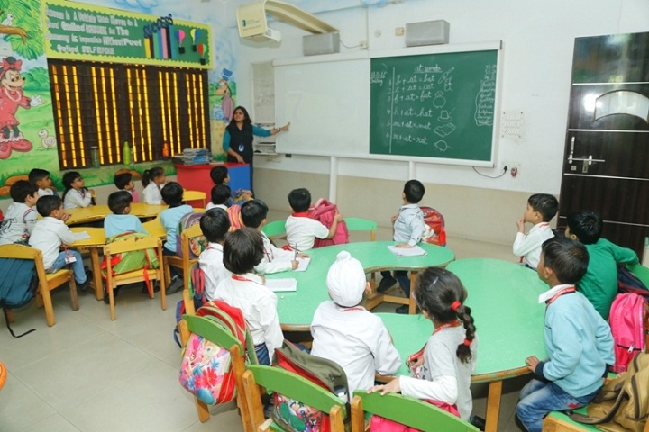 Abhinav Public School-Classroom