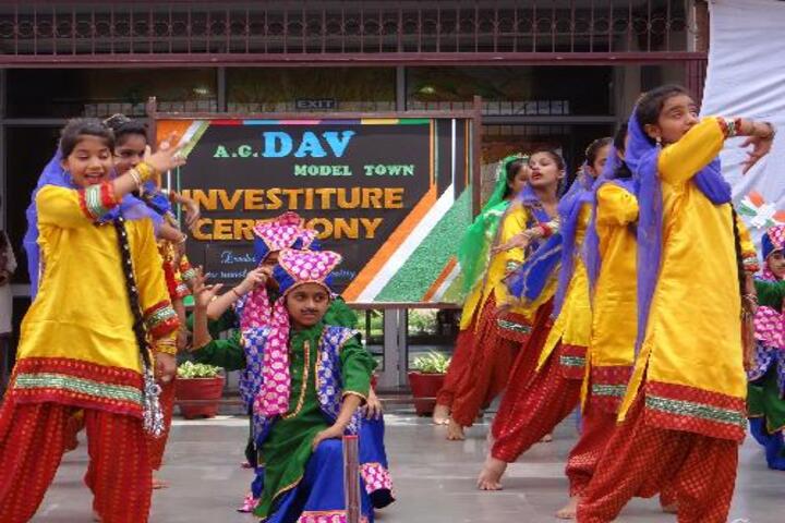 Arvind Gupta D A V Centenary Public School-Independence Day