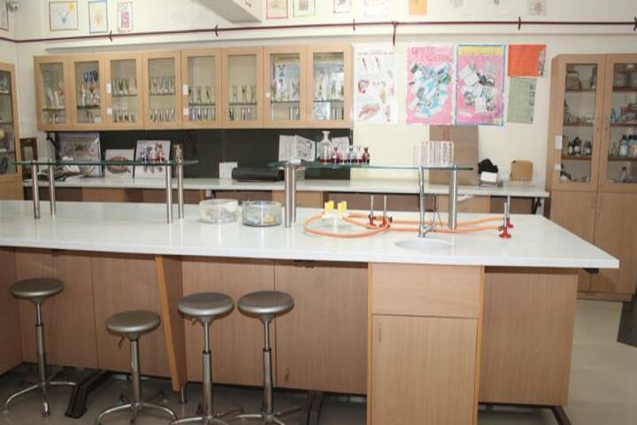 Arwachin International School-Biology Lab