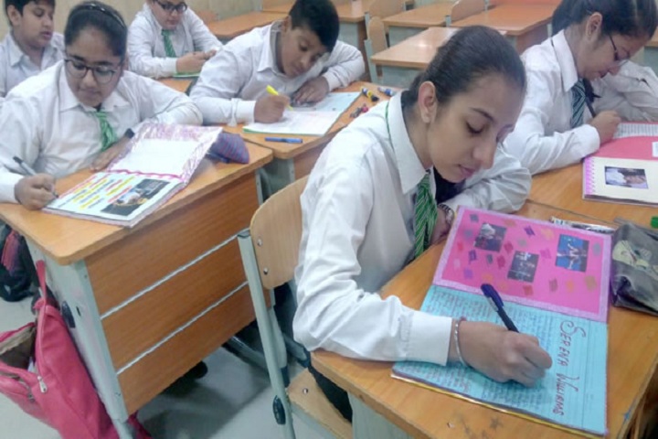 Bhatnagar International School-Card Making Activity
