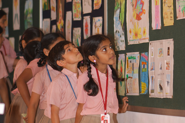 Little Woods School-Art Display Board