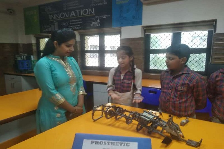 D A V Public School-Creative Minds