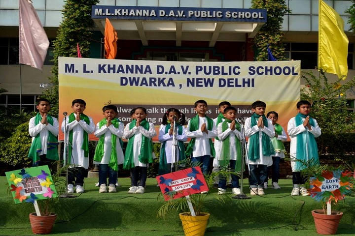 M L Khanna DAV Public School-Earth Day