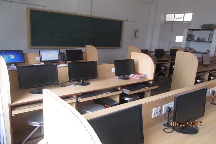 Marg Chinmaya Vidyalaya-Computer Lab