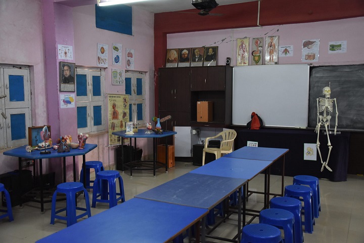 Montessori English Medium Primary School-Biology Lab