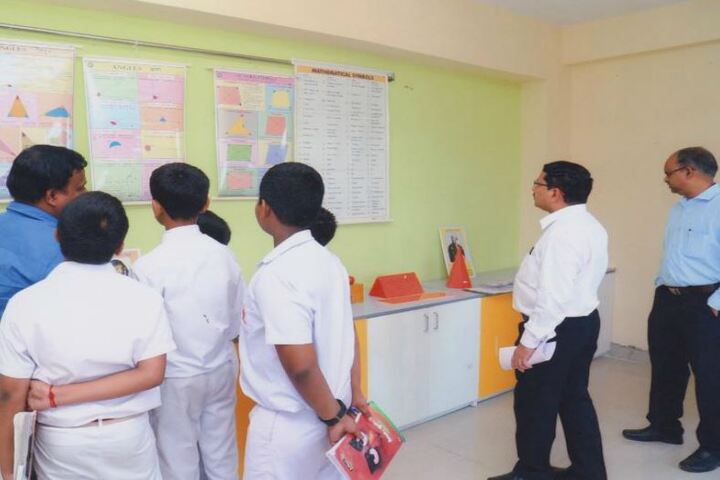 Narayana English Medium School-Maths Lab