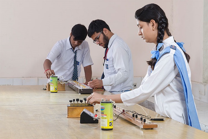 Guru Harkrishan Public School-Physics Lab