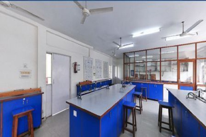 Gyan Devi Salwan Public School-Physics Lab
