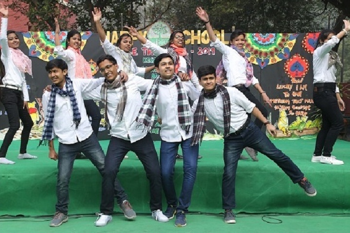 Happy School-Dance