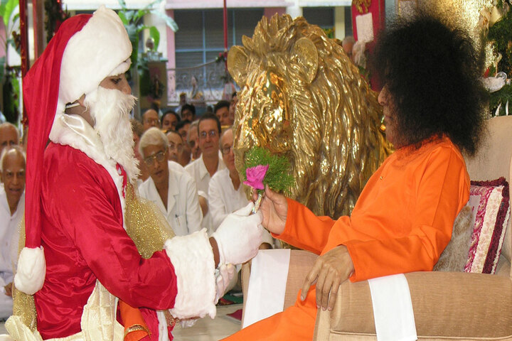 Sri Sathya Sai Higher Secondary School-Christmas Carnival