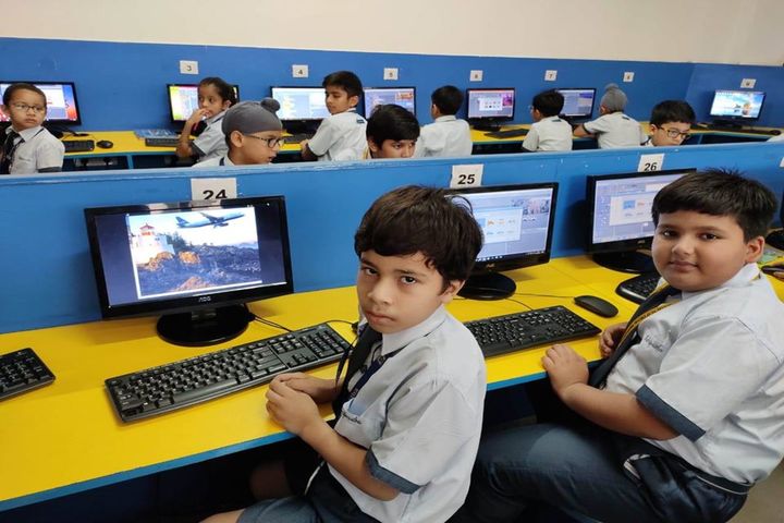 Indraprastha World School-Computer Lab