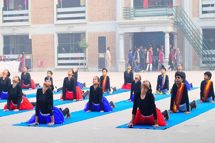 J D Tytler School-Yoga
