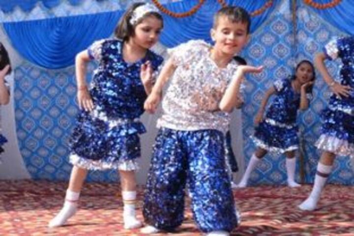 J R Public School-Dance Activity