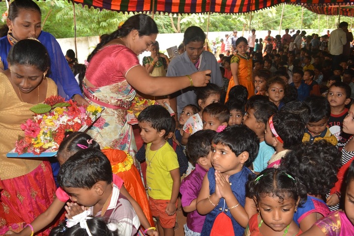 Sri Vijnana Vihara English Medium School-Guru Samparna