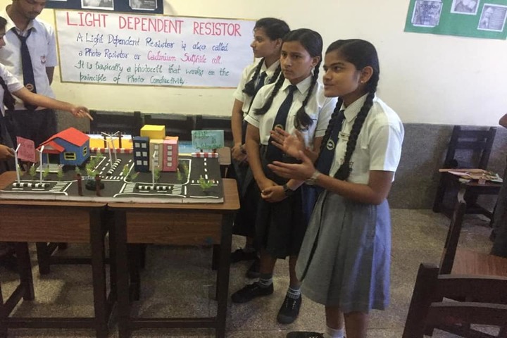 K R Mangalam World School-Science Exhibition