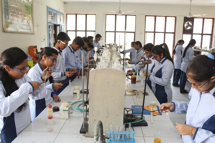 Kamal Public School-Lab