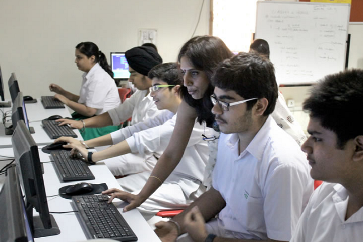 Manav Sthali School-Computer lab