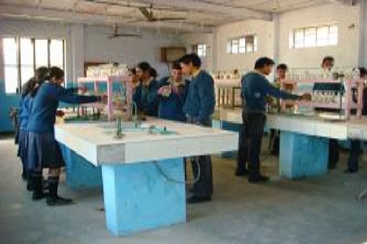 Mata Kasturi Devi Public School-Laboratory