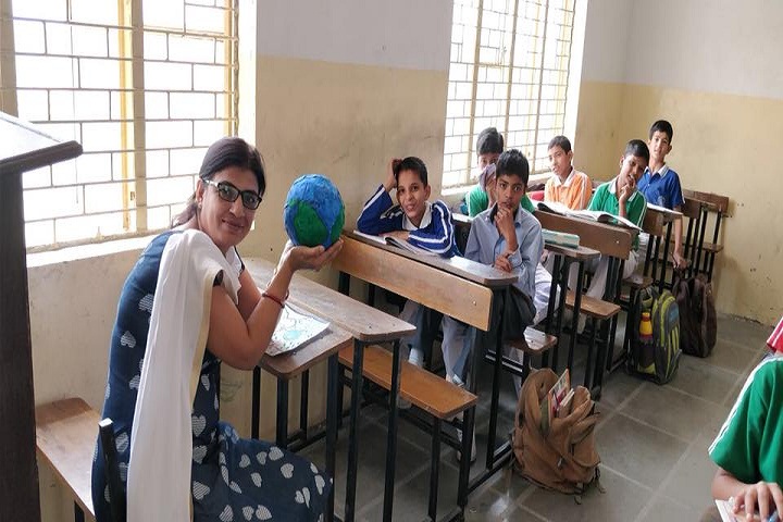 Mata Nand Kaur Public School-Classroom