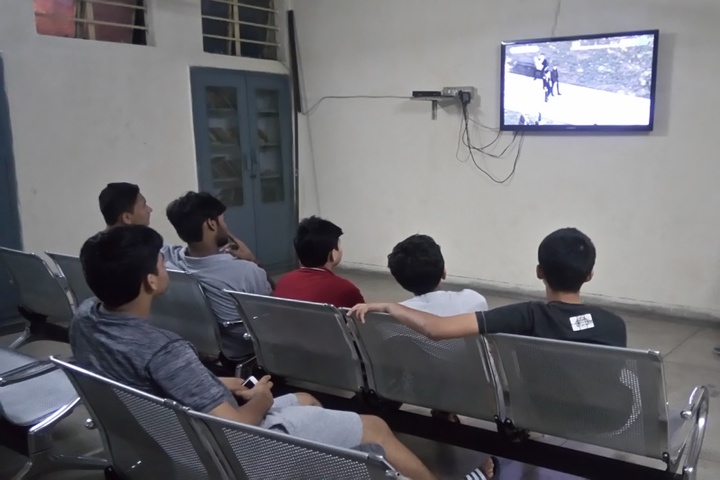 Modern School-TV Room