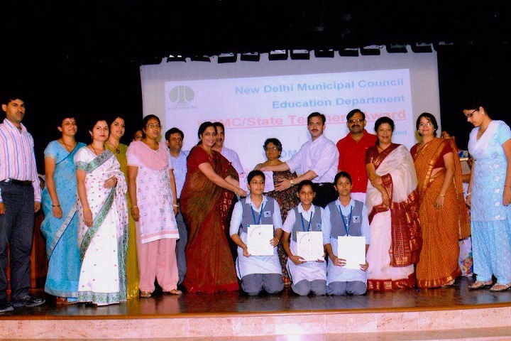N D M C Navyug Senior Secondary School-Prizes
